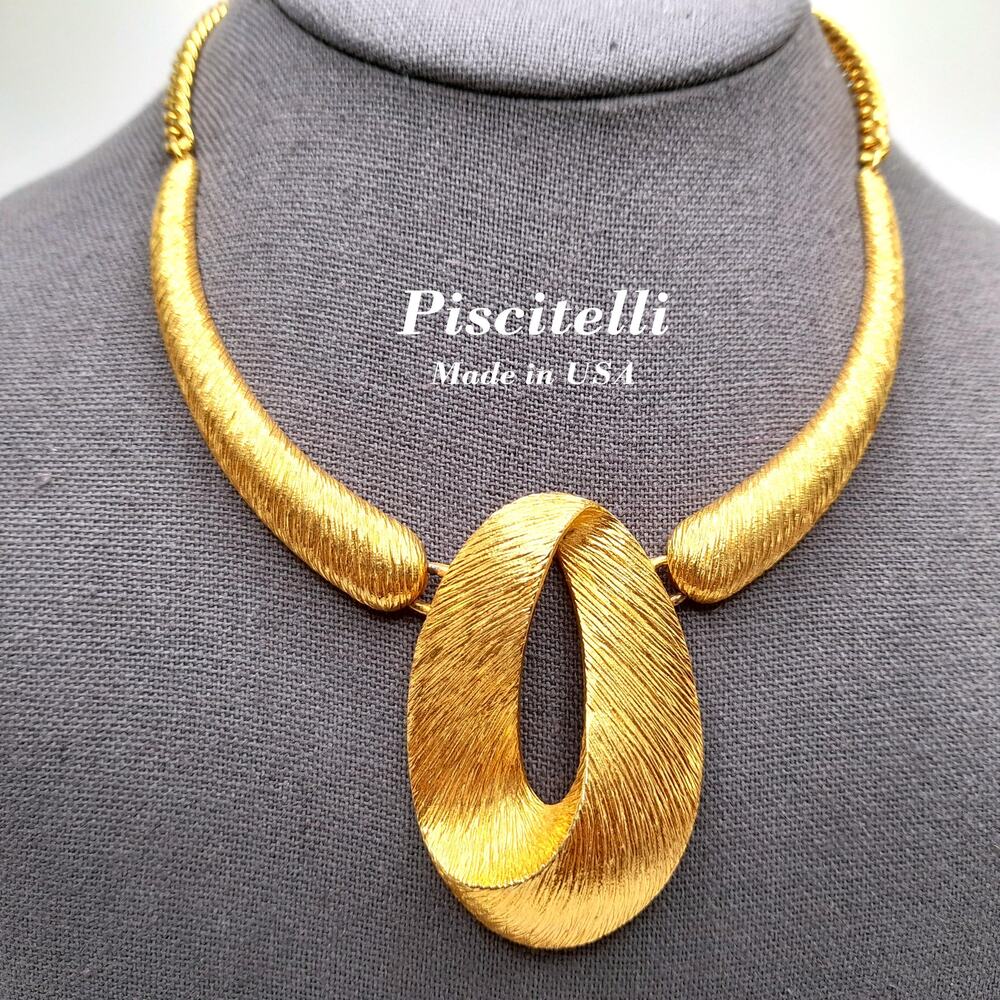 Vintage Piscitelli Gold Tone Necklace Textured Oval Pendant 16”